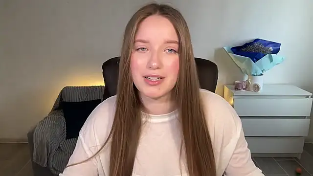 EvaMaddison online show from March 28, 8:03 am