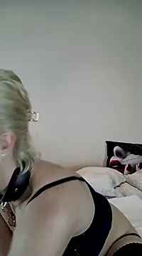 Snapshot of AureliaDoux chatting on March 9, 9:03 pm AureliaDoux online show from March 9, 9:03 pm