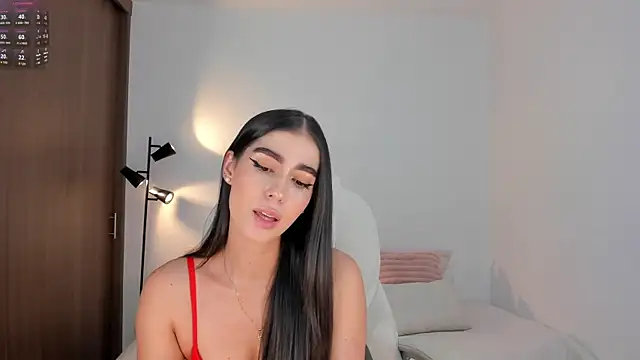RebeccaBaxter online show from June 14, 8:55 pm