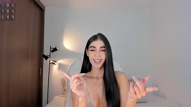 RebeccaBaxter online show from June 15, 7:16 pm
