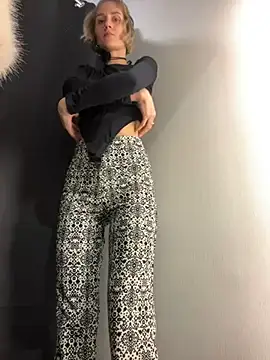 Feral berry 8133 online show from December 9, 10:54 am