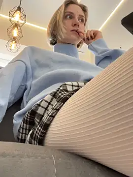 Feral berry 8133 online show from January 15, 7:15 am