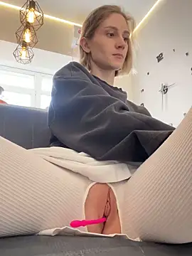 Feral berry 8133 online show from February 25, 12:34 pm