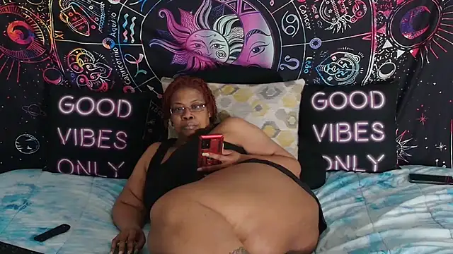 RenaeCumsAlot online show from April 18, 7:18 pm