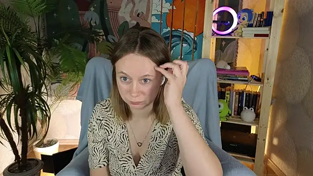 BrookeEvans online show from October 3, 8:50 pm