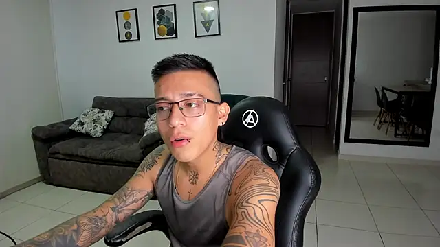 Snapshot of SIXXTOLOVE18 chatting on September 9, 4:34 am SIXXTOLOVE18 online show from September 9, 4:34 am