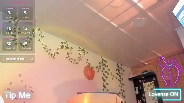 bonie lov online show from March 31, 10:10 pm