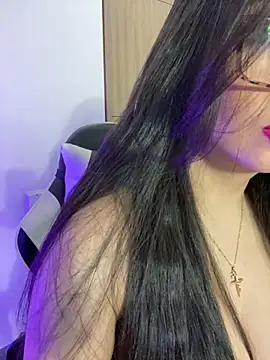 KateLatorre online show from March 4, 9:10 pm