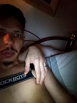 Snapshot of JuninhoPilati chatting on November 13, 6:23 am JuninhoPilati online show from November 13, 6:23 am