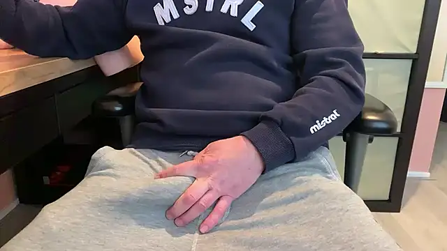 jimmi xxl online show from March 25, 8:42 am