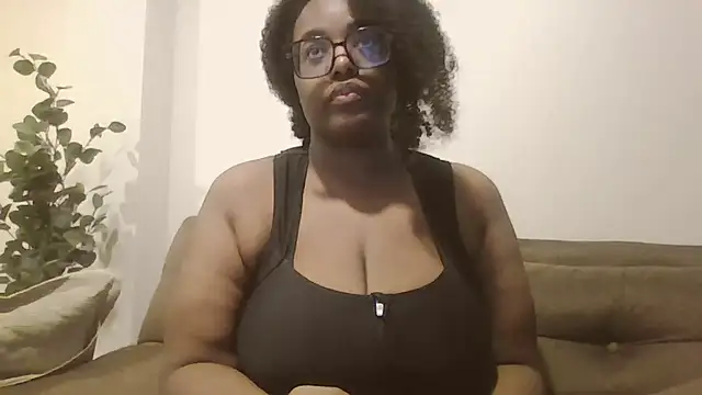 Snapshot of MissCC99 chatting on April 12, 2:33 pm MissCC99 online show from April 12, 2:33 pm