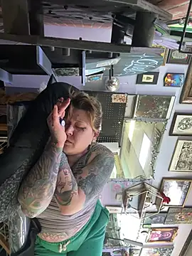 evacheers online show from February 2, 10:28 pm