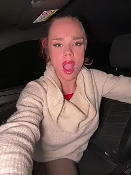 Snapshot of PennyPrincess chatting on February 12, 9:33 pm PennyPrincess online show from February 12, 9:33 pm