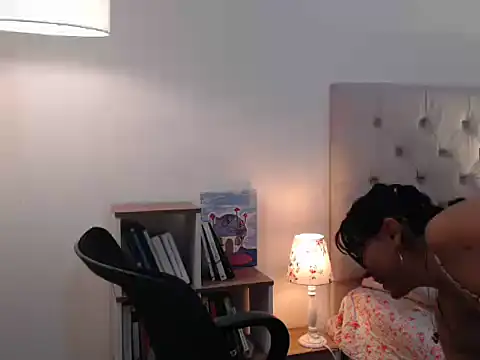 camii 7 online show from November 6, 10:10 pm