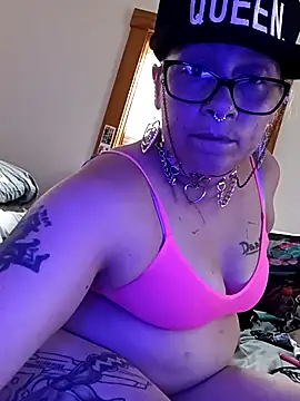 Snapshot of Sluttycatwomen chatting on March 17, 10:02 pm Sluttycatwomen online show from March 17, 10:02 pm