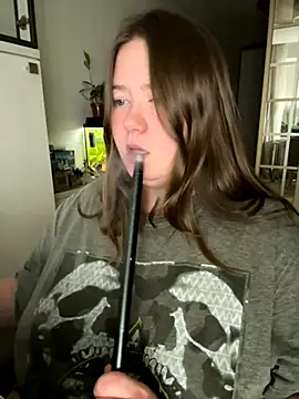 remirann  online show from December 6, 8:51 pm