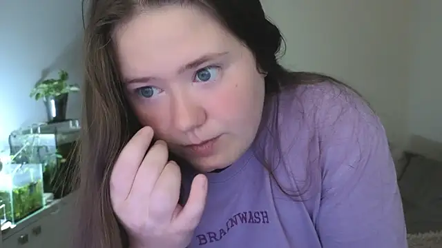 Snapshot of remirann_ chatting on May 17, 6:44 am remirann online show from May 17, 6:44 am