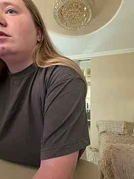 remirann  online show from July 31, 2:38 pm