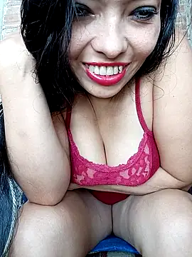 Snapshot of Melanymartinez105 chatting on September 21, 8:21 pm Melanymartinez105 online show from September 21, 8:21 pm