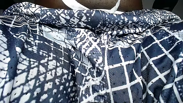 Snapshot of MAXJONES_2 chatting on May 20, 10:27 pm MAXJONES 2 online show from May 20, 10:27 pm