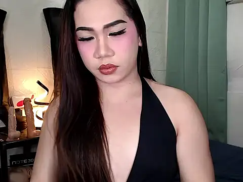 Snapshot of elise_bloom69 chatting on May 6, 5:51 pm elise bloom69 online show from May 6, 5:51 pm
