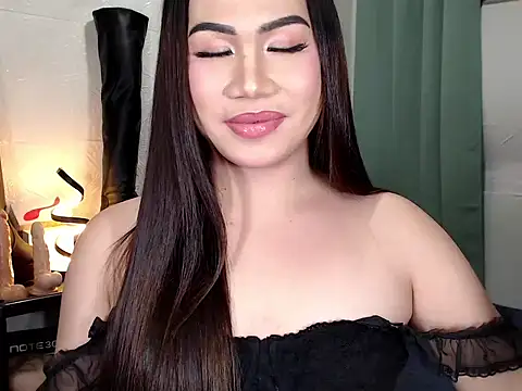 Snapshot of elise_bloom69 chatting on May 24, 2:33 pm elise bloom69 online show from May 24, 2:33 pm