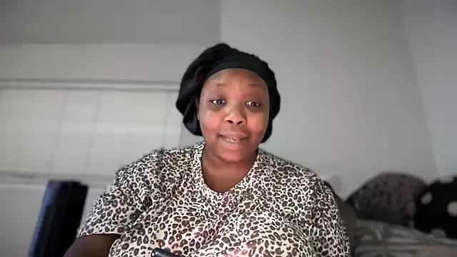 Snapshot of NikkiNoelanii chatting on February 18, 4:19 am NikkiNoelanii online show from February 18, 4:19 am