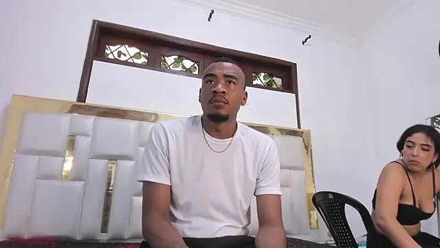 Snapshot of Kylieandjhonny chatting on January 25, 6:24 pm Kylieandjhonny online show from January 25, 6:24 pm