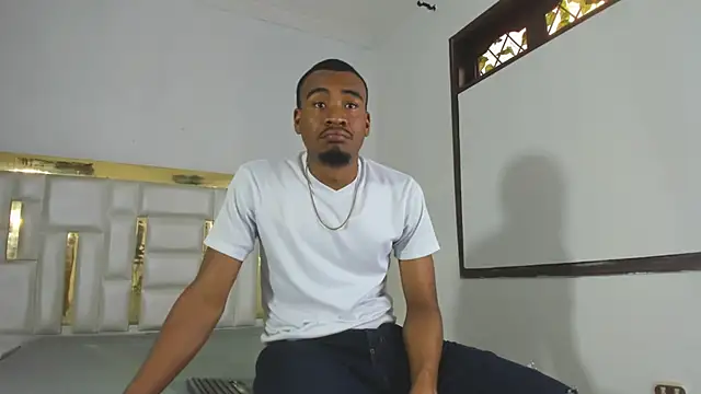 Snapshot of Kylieandjhonny chatting on February 18, 6:26 pm Kylieandjhonny online show from February 18, 6:26 pm