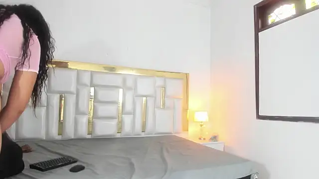 Snapshot of Kylieandjhonny chatting on March 16, 8:00 pm Kylieandjhonny online show from March 16, 8:00 pm