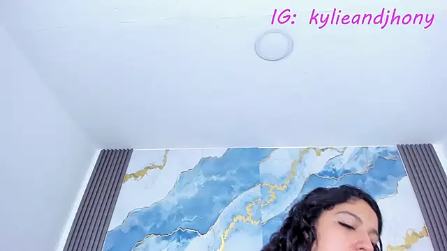 Snapshot of Kylieandjhonny chatting on October 2, 7:54 pm Kylieandjhonny online show from October 2, 7:54 pm