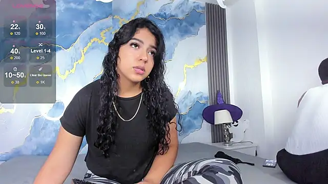 Snapshot of Kylieandjhonny chatting on October 27, 7:29 pm Kylieandjhonny online show from October 27, 7:29 pm