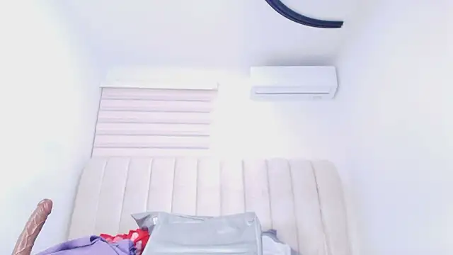  ebony-queen  online show from February 9, 3:10 am