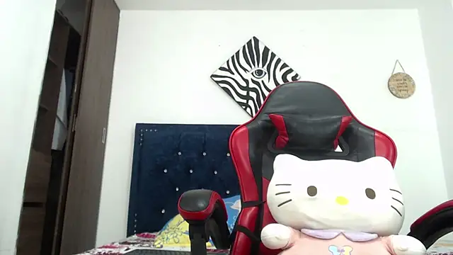 Snapshot of QueenSquirt_ chatting on January 31, 8:51 pm QueenSquirt online show from January 31, 8:51 pm