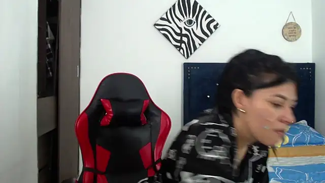 QueenSquirt  online show from March 21, 8:23 pm