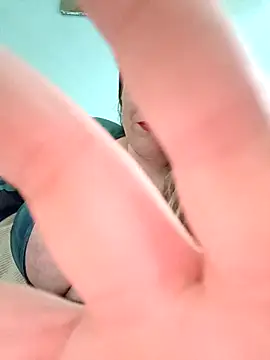 Snapshot of Emma96_hot chatting on October 19, 5:52 am Emma96 hot online show from October 19, 5:52 am