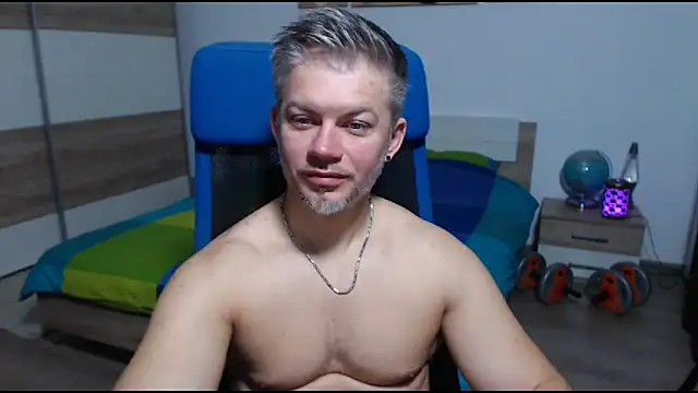 RobbyShawz online show from October 13, 4:01 am