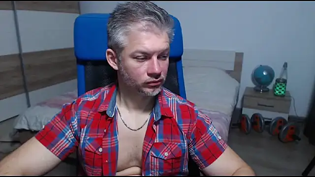 RobbyShawz online show from November 19, 6:19 pm