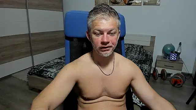 RobbyShawz online show from July 6, 4:42 am