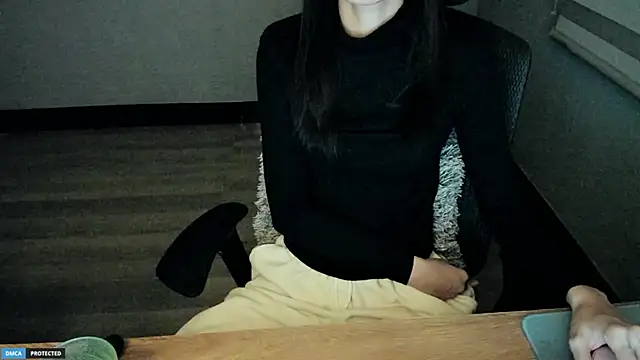 Snapshot of Ayase_momo chatting on January 23, 8:24 pm Ayase momo online show from January 23, 8:24 pm