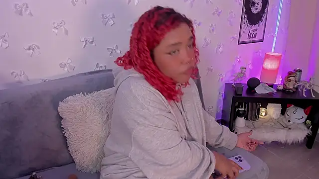 Snapshot of pamela_doll3 chatting on April 21, 3:35 am pamela doll3 online show from April 21, 3:35 am