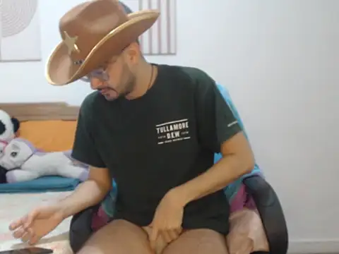 Snapshot of peterannaud chatting on October 10, 11:20 am peterannaud online show from October 10, 11:20 am