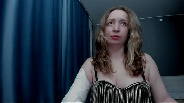 Snapshot of Eva_Rikchter chatting on July 3, 7:20 pm Eva Rikchter online show from July 3, 7:20 pm