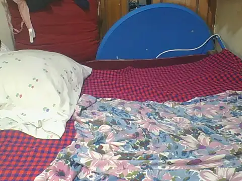 Snapshot of sexpetite chatting on October 13, 5:57 pm sexpetite online show from October 13, 5:57 pm