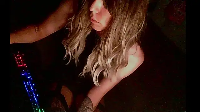 crystalxh online show from October 7, 5:43 pm