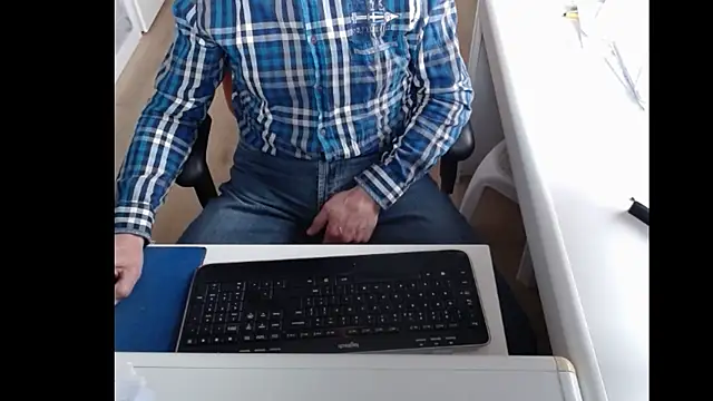 Snapshot of dutchpornking chatting on February 4, 11:49 am dutchpornking online show from February 4, 11:49 am