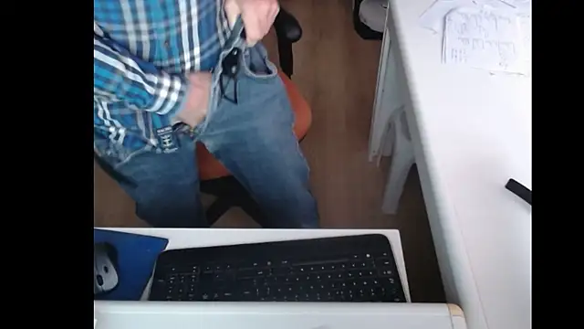 Snapshot of dutchpornking chatting on February 9, 3:56 pm dutchpornking online show from February 9, 3:56 pm