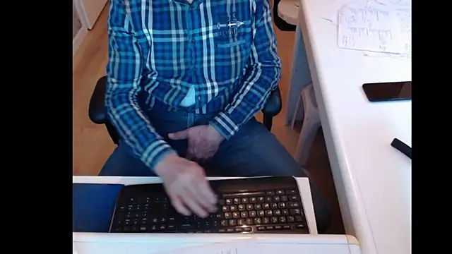 Snapshot of dutchpornking chatting on February 10, 7:58 am dutchpornking online show from February 10, 7:58 am