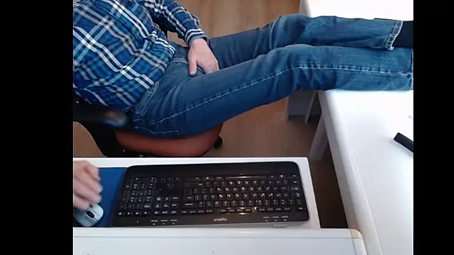 Snapshot of dutchpornking chatting on February 18, 2:38 pm dutchpornking online show from February 18, 2:38 pm