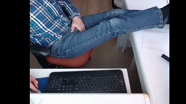 Snapshot of dutchpornking chatting on February 19, 4:33 pm dutchpornking online show from February 19, 4:33 pm